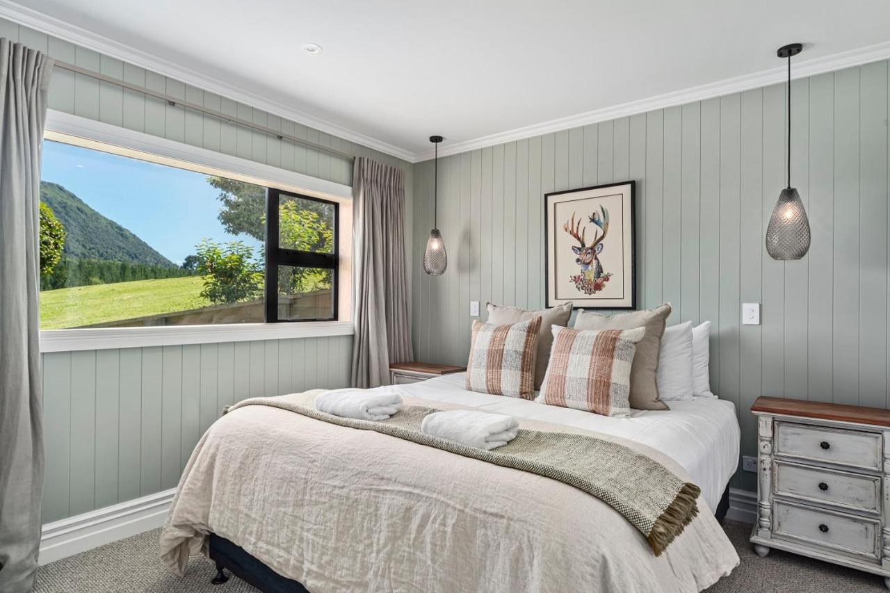 Stagford Retreat Apartment - Таупо Екстериор снимка