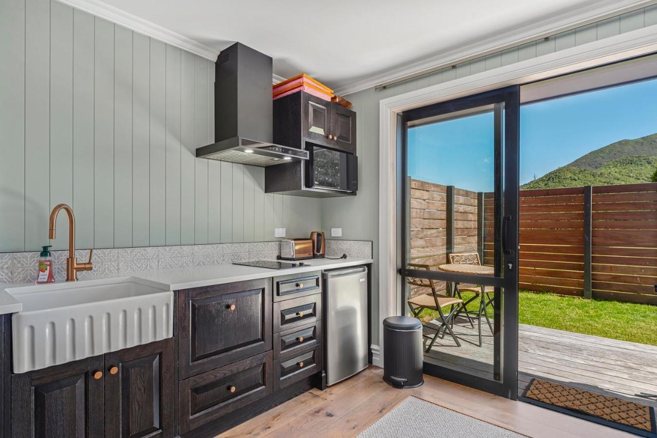 Stagford Retreat Apartment - Таупо Екстериор снимка